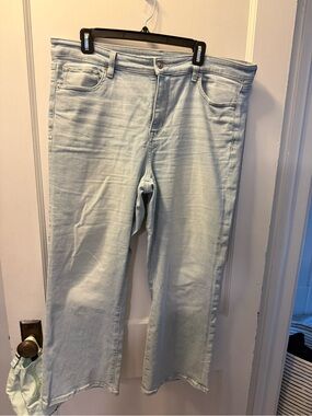 AE High-Waisted Kick Bootcut Crop Jean